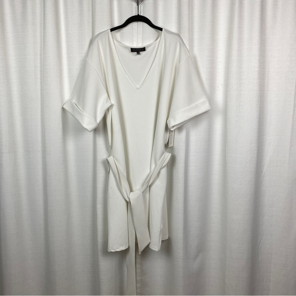 Eloquii Dresses & Skirts - Eloquii White Short Sleeve V Neck Shift Dress Sz.22 NWT